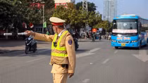Cận Tết Nguyên đán, CSGT Hà Nội tăng cường xử lý xe khách vi phạm