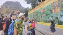 Không khuyến khích du lịch giá rẻ