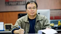 Nguyễn Tiến Thanh - “Phục sinh ánh sáng trên ngơ ngác buồn”