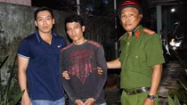 Thu 2 khẩu súng và 11 viên đạn trong nhà trọ