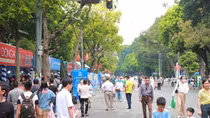 Hà Nội kéo dài hoạt động không gian đi bộ hồ Hoàn Kiếm trong dịp nghỉ lễ 30/4 và 1/5