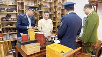 Hàng không nhãn mác bủa vây siêu thị, tiệm tạp hóa