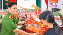 Công an TP Cần Thơ với chương trình “Xuân yêu thương – Cùng em vui Tết”
