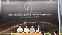 Dàn nhạc giao hưởng và các vũ công hàng đầu của Nga biểu diễn tại Nhà hát Hồ Gươm