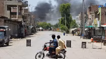Xe bom tấn công căn cứ tại Pakistan, nhiều binh sĩ thiệt mạng