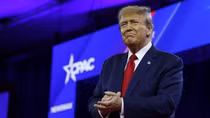 Ông Trump được hưởng quyền miễn trừ, yên tâm ra tranh cử