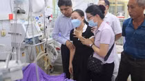 Nam công nhân ngành điện tăng cường khắc phục sự cố do bão số 3 gặp nạn