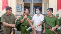 Phòng ngừa tội phạm về vũ khí, vật liệu nổ, công cụ hỗ trợ và pháo ngay từ biên giới