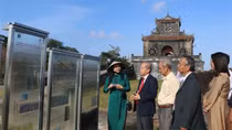 Triển lãm “Kinh thành Huế - dấu xưa còn lại” công bố gần 100 tài liệu mới