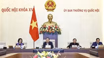 Thông qua Nghị quyết về mức thuế bảo vệ môi trường đối với xăng, dầu