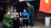 Sống trong lòng nhân dân