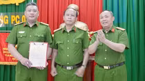 Khen thưởng Phòng Cảnh sát kinh tế Công an tỉnh Bình Định