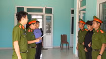 Dùng video nhạy cảm để tống tiền người yêu cũ