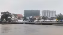 TP Huế ngập sâu sau những trận mưa lớn
