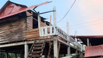 Lốc xoáy quét qua 3 xã ở Quảng Trị, hàng chục ngôi nhà bị tốc mái