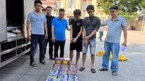 Truy đuổi, nổ súng khống chế 2 thanh niên chở pháo lậu