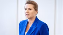 Thủ tướng Đan Mạch Mette Frederiksen bị tấn công