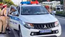 "Mưa lời khen" cho những hành động đẹp của CSGT ở vùng cát
