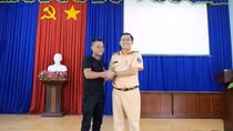 Một công dân phải công khai xin lỗi Cảnh sát giao thông