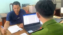 Bắt tạm giam đối tượng cho vay lãi nặng hơn 450%/năm