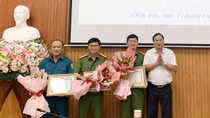 Khen thưởng các đơn vị triệt phá 2 băng nhóm chuyên trộm cắp tiền công đức