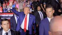 Tổng thống Biden chỉ đạo bảo vệ ông Trump gần như tổng thống đương nhiệm