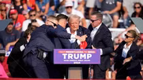 Ông Trump lên tiếng về vụ tấn công khi đang vận động tranh cử