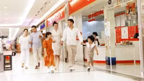 Cách WinCommerce giữ thị phần bán lẻ cho người Việt