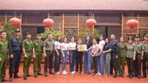 Hoa hậu Phan Kim Oanh và top 5 Mrs Earth Vietnam lan toả hành động đẹp