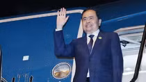 Chủ tịch Quốc hội kết thúc tốt đẹp chuyến thăm Lào và dự Đại hội đồng AIPA-45
