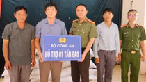 Bộ Công an hỗ trợ 1 tấn gạo cho nhân dân xã Quang Vinh bị ảnh hưởng thiên tai lũ lụt