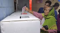 Sơ bộ bầu cử tại Indonesia: Tướng lĩnh quân đội đang dẫn đầu