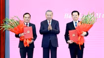 Bộ Chính trị phân công các Ủy viên Trung ương giữ chức Trưởng Ban Kinh tế Trung ương và Trưởng Ban Dân vận Trung ương