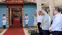 Chủ tịch nước Tô Lâm dâng hương tại Đền thờ Bác Hồ ở Trà Vinh
