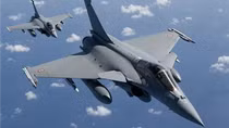 Hai tiêm kích Pháp Rafale va chạm trên không, hai người mất tích