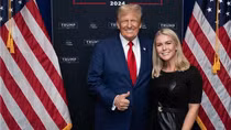 Phát ngôn viên Nhà Trắng 27 tuổi mà ông Trump lựa chọn là ai?