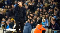 HLV Guardiola thừa nhận vẫn chưa tìm ra giải pháp cho Man City