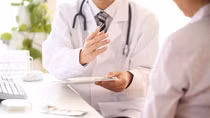 Bộ Y tế yêu cầu xác minh tình trạng bát nháo khám sức khoẻ đi nước ngoài
