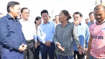 Miền Tây sống chung với hạn, mặn