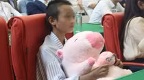 Bé gái Làng Nủ từng nguy kịch đã xuất viện sau 50 ngày điều trị