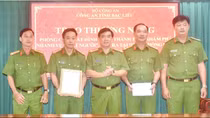 Thưởng nóng đơn vị khám phá nhanh vụ án giết người ở Bạc Liêu