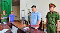 Bắt Phó Ban Quản lý các Khu công nghiệp tỉnh Hậu Giang và 2 thuộc cấp