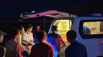 Tàu Cảnh sát biển cứu sống ngư dân bị hôn mê trong hầm cá