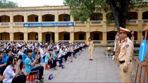 Gần 1.700 học sinh được CSGT hướng dẫn tham gia giao thông an toàn