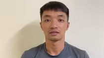 Va chạm giao thông, dùng hung khí gây thương tích cho 6 người