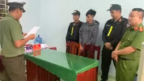 Bắt giam nhóm bảo kê, nổ súng giương oai ở Dung Quất