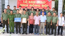 Công an tỉnh Trà Vinh bàn giao nhà đồng đội