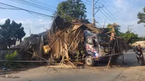 Đang ngủ trong chòi lá, bị xe tải tông tử vong