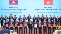 Hợp tác thương mại, đầu tư Việt Nam-Lào cần có đột phá