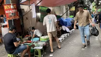 Hàng loạt vụ ngộ độc tập thể liên tiếp, trách nhiệm thuộc về ai?
